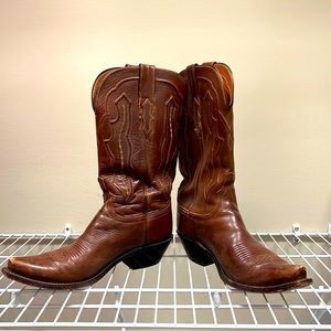 Lucchese Cowgirl Boots. Brown Leather. Size 9.